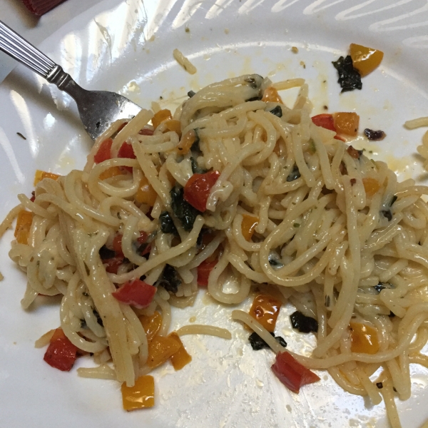 Sweet Pepper Pasta Toss with Kale