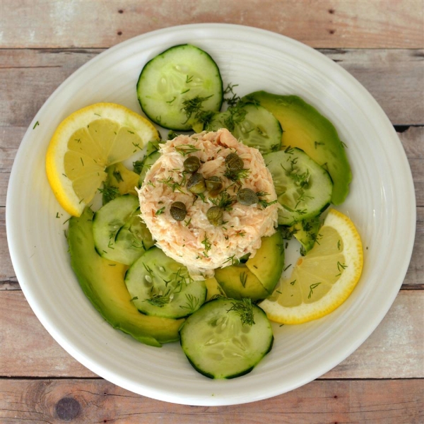 Easy Salmon Avocado Salad