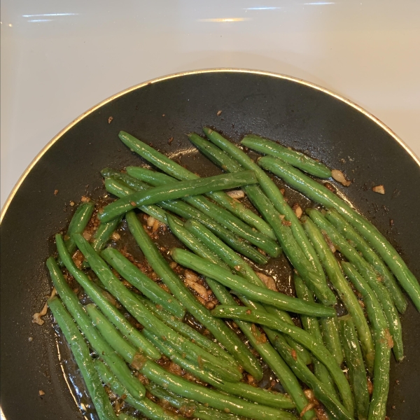 Garlicky Green Beans with Shallot