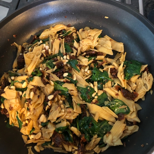 Spinach and Sun-Dried Tomato Pasta