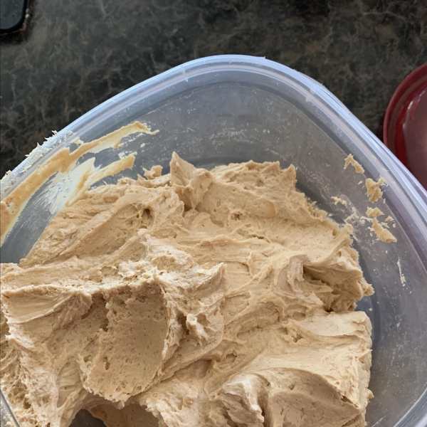 Vegan Fluffy Peanut Butter Frosting