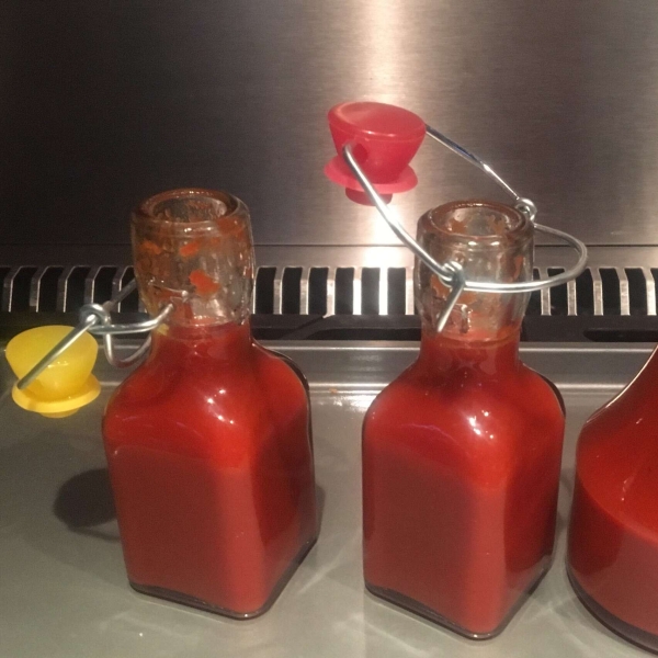 How to Make Homemade Sriracha Sauce