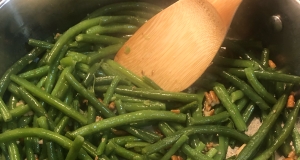 Buttery Pecan Green Beans