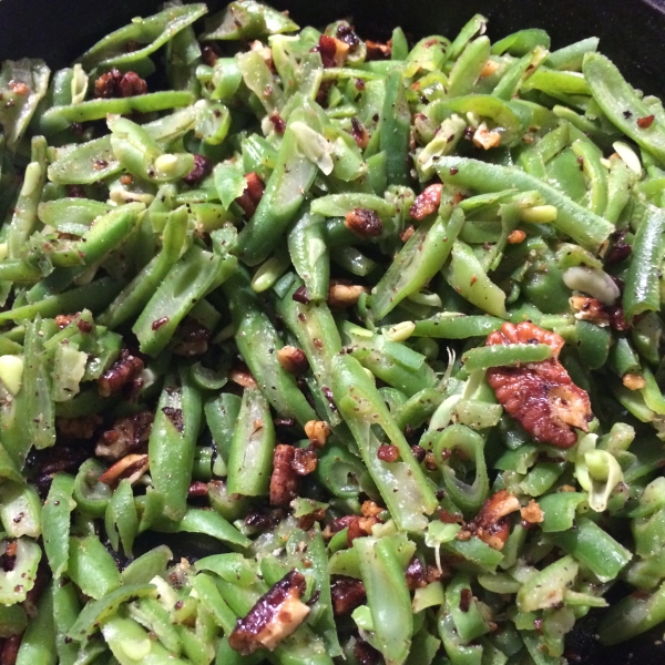 Buttery Pecan Green Beans