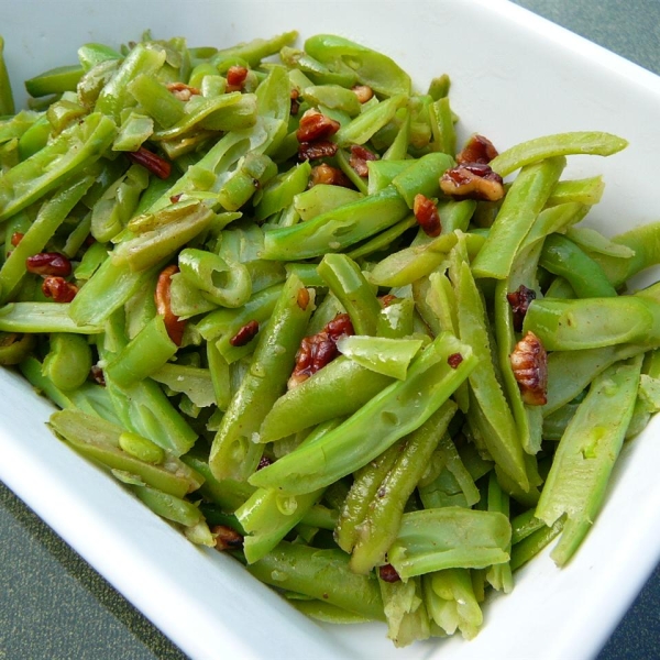 Buttery Pecan Green Beans