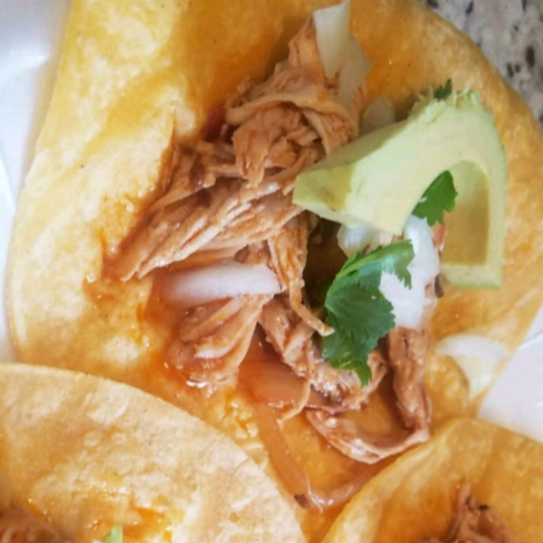 Slow Cooker Chicken Tinga Tacos