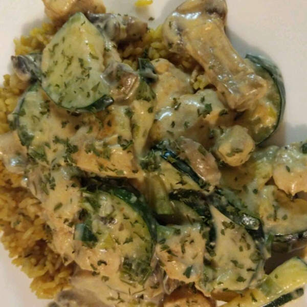 Easy Chicken with Mushrooms and Zucchini in Cream Sauce