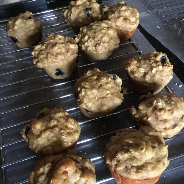 Get-Up-and-Go Muffins with Greek Yogurt, Oatmeal, and Blueberries