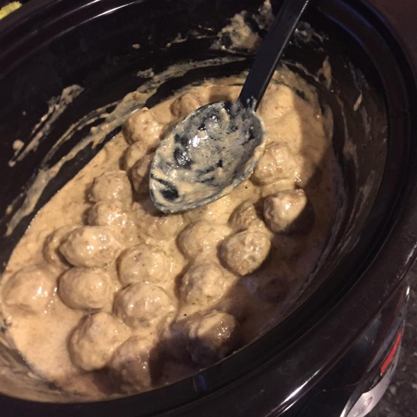 Anna's Amazing Easy Pleasy Meatballs over Buttered Noodles