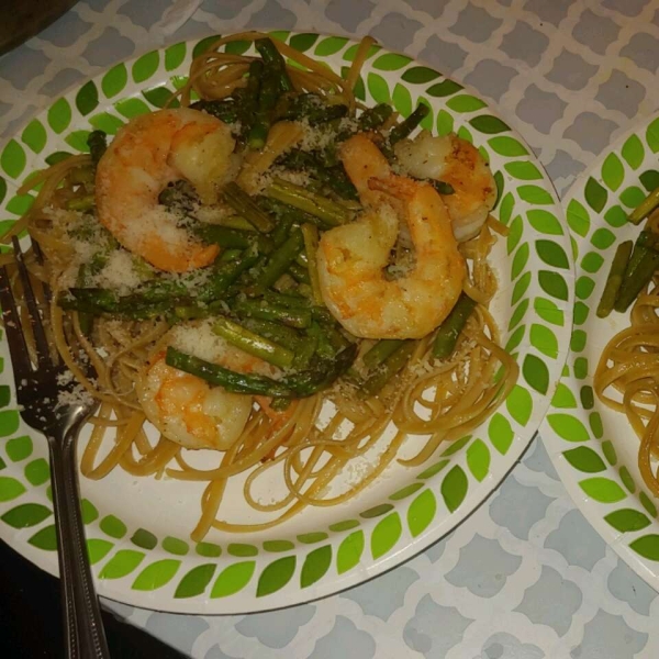 Shrimp and Asparagus Fettuccine