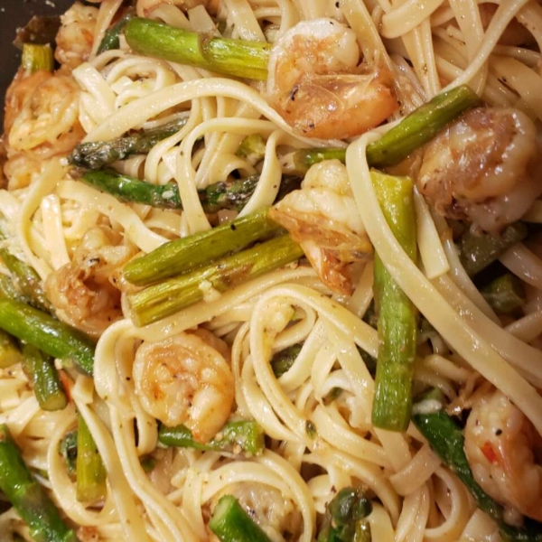 Shrimp and Asparagus Fettuccine