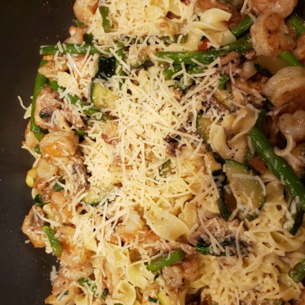 Shrimp and Asparagus Fettuccine