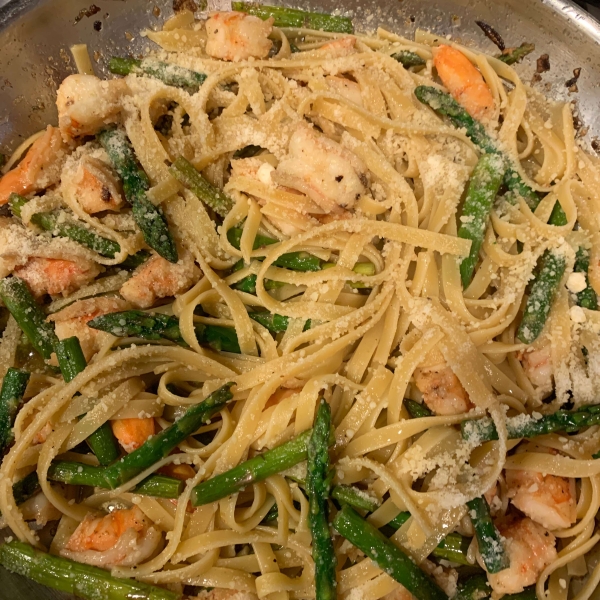 Shrimp and Asparagus Fettuccine