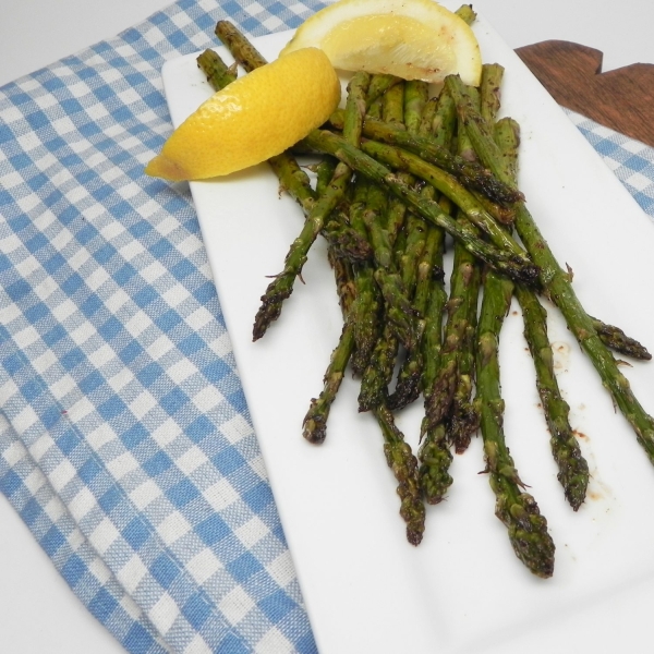 Air Fryer Asparagus with Rosemary and Balsamic