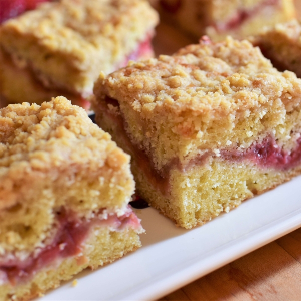 Strawberry Rhubarb Coffee Cake