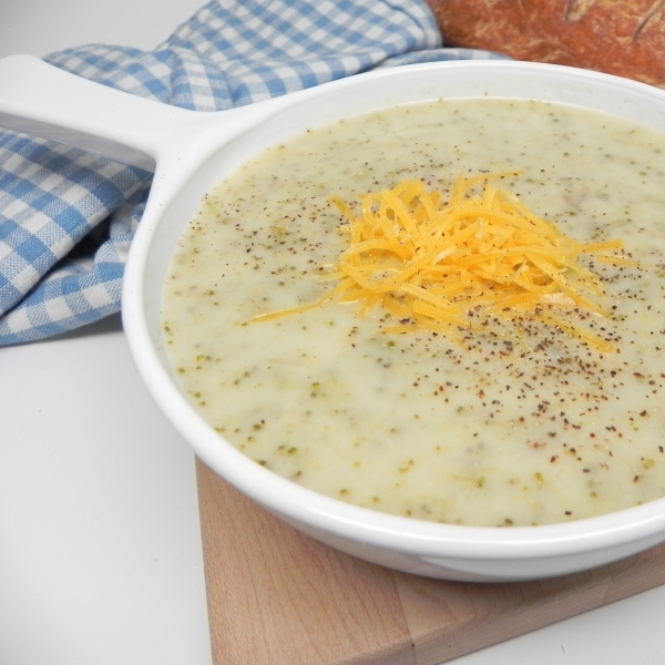 Instant Pot® Broccoli-Potato-Cheese Soup