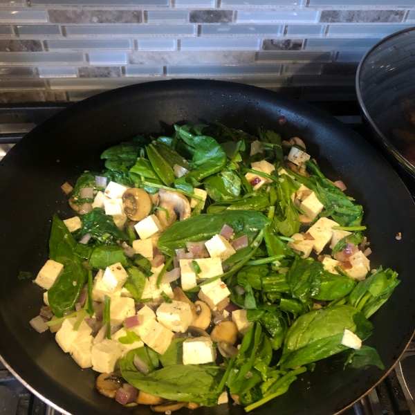 Easy Gorgonzola Tofu Scramble