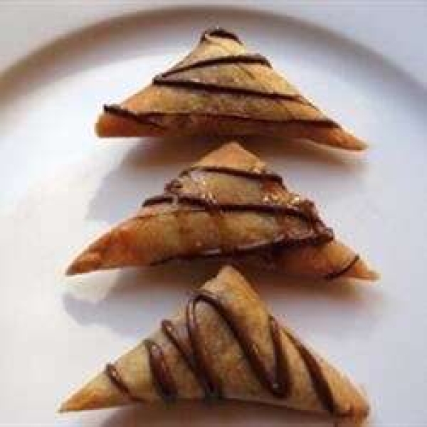 Turon (Caramelized Banana Triangles)