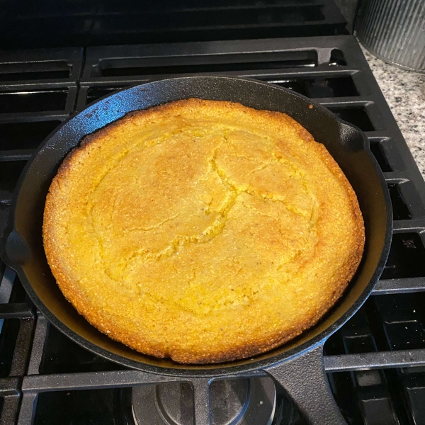 Cast Iron Skillet Buttermilk Cornbread