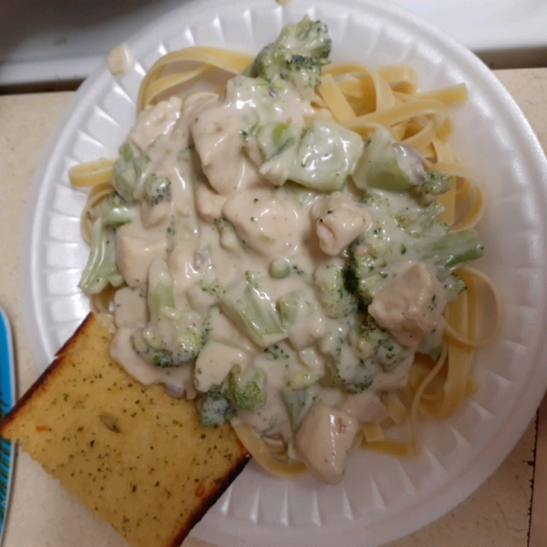 Broccoli Chicken Fettuccini Alfredo