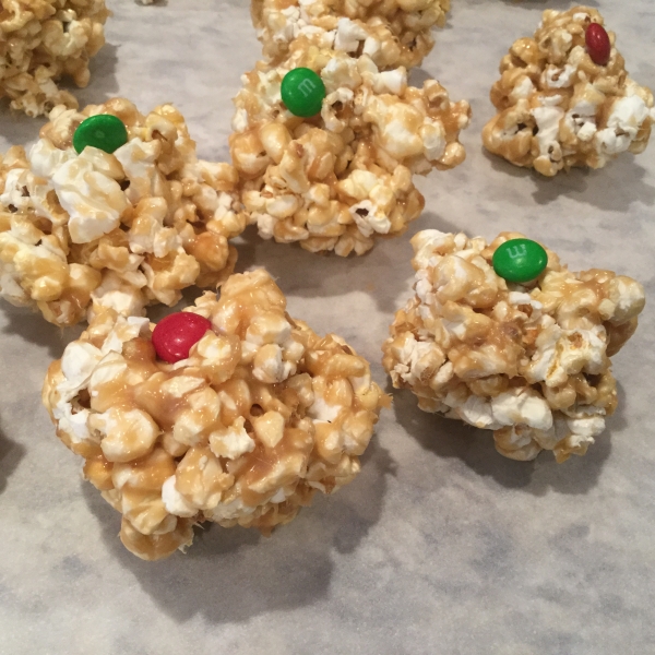 Easy Caramel Popcorn Balls