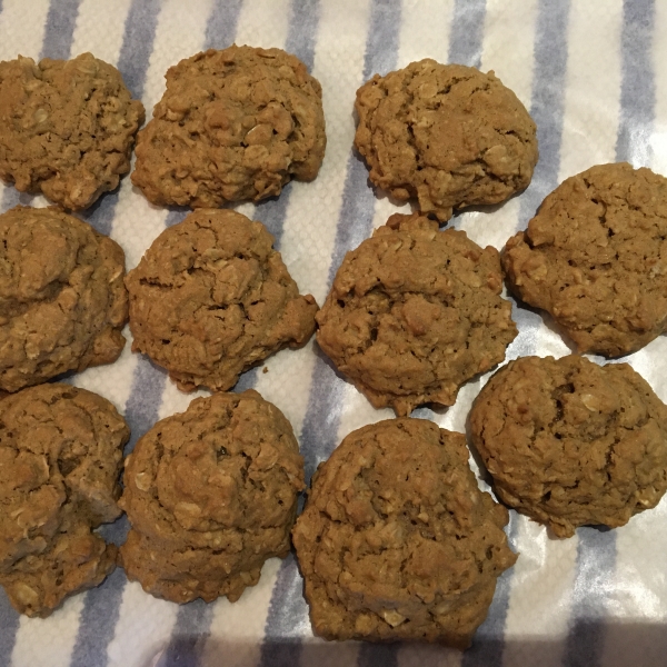 WWII Oatmeal Molasses Cookies