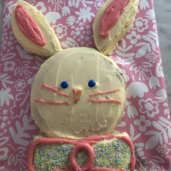 Bunny Cake with Round Cake Pans