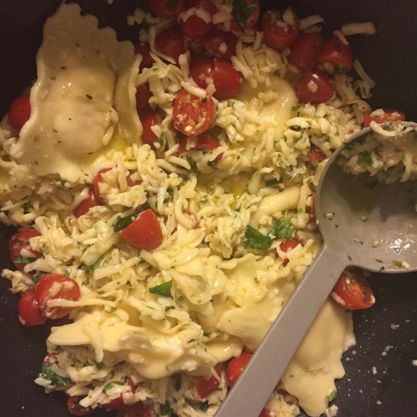 Ravioli with Cherry Tomatoes and Cheese