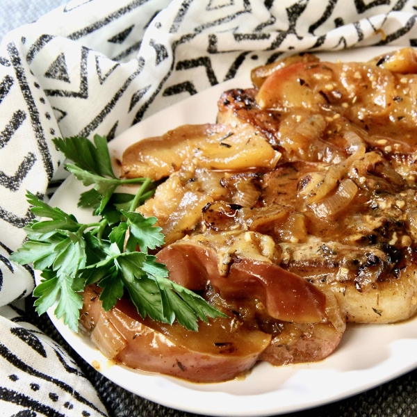 Pork Chops with Apples and Onions