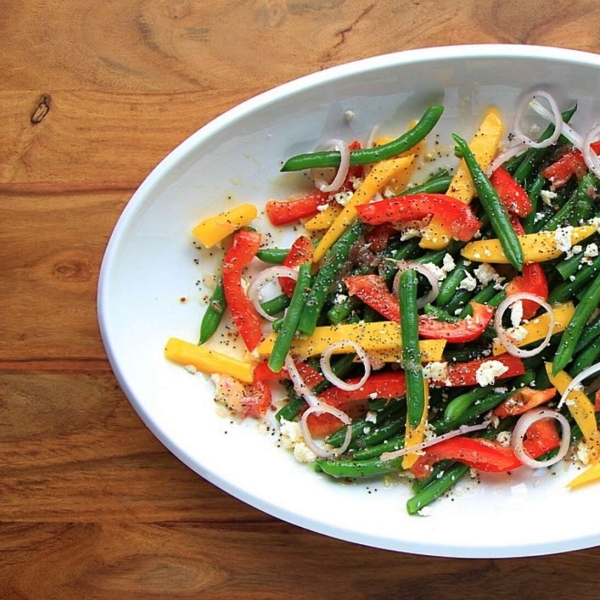 Cold Green Bean Salad with Mango and Red Peppers