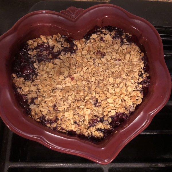 Fresh Fruit and Berry Crumble