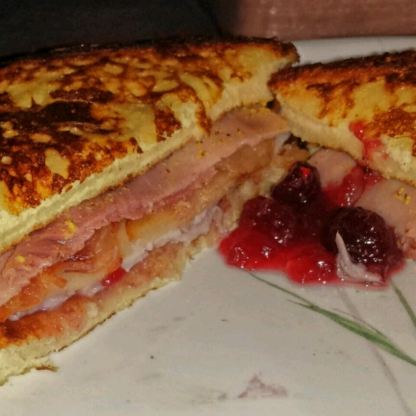 Monte Cristo Sandwich with Bacon