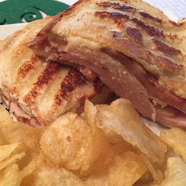 Monte Cristo Sandwich with Bacon