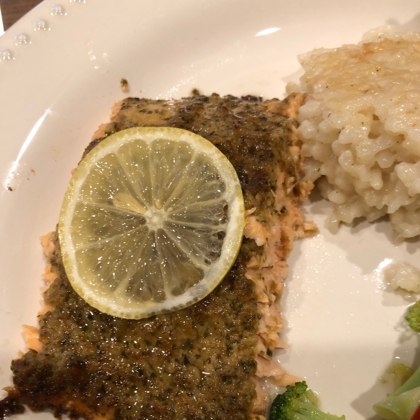 Stephan's Broiled Salmon Pesto