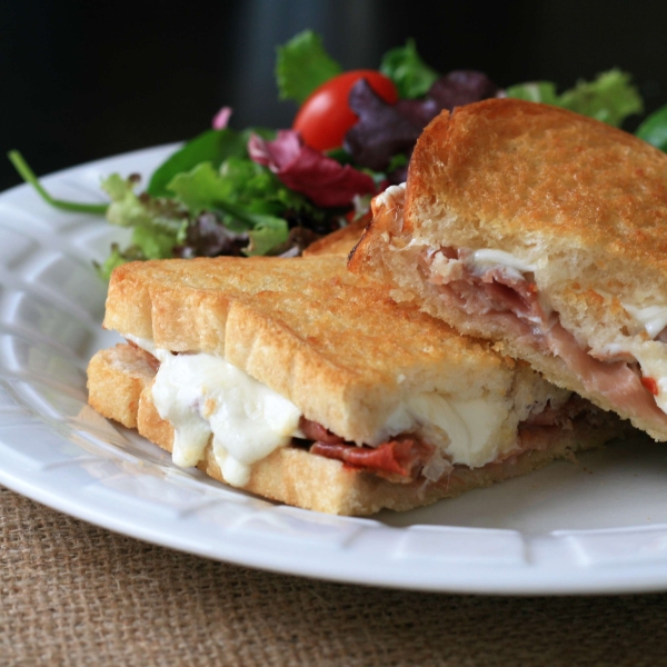 Air Fryer Prosciutto and Mozzarella Grilled Cheese