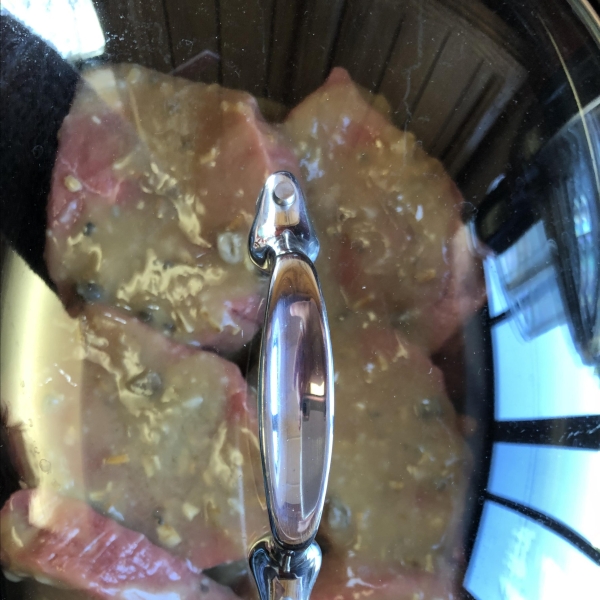 Slow Cooker Tender and Yummy Round Steak