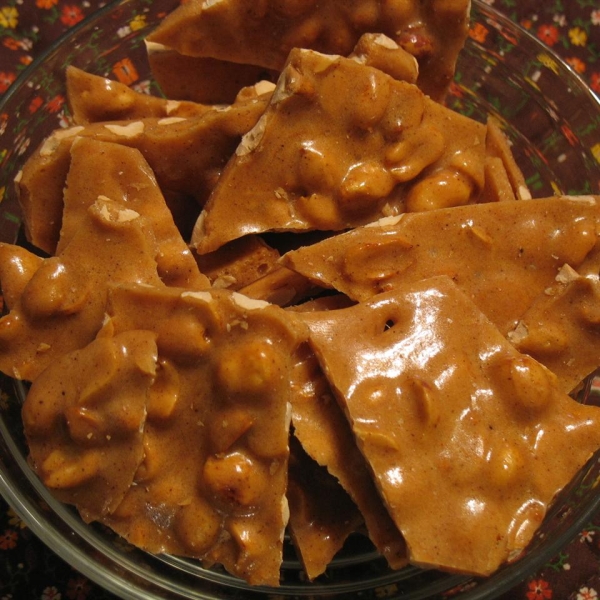 Hot Cinnamon Peanut Brittle