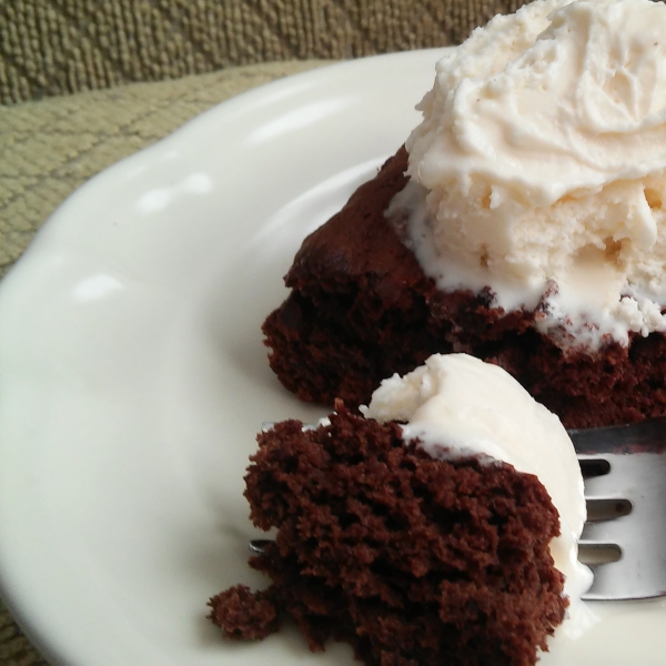 Yummy, Easy Chocolate Banana Cake