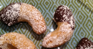 Viennese Crescent Holiday Cookies