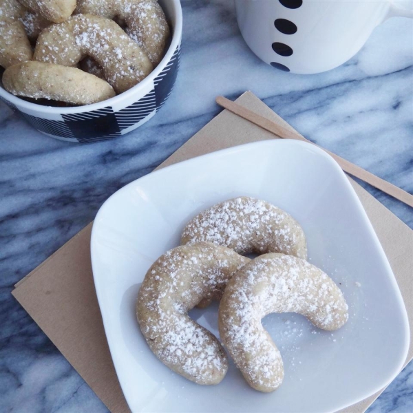 Viennese Crescent Holiday Cookies