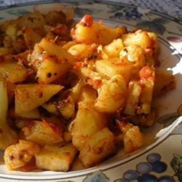 Aloo Gobi ki Subzi (Potatoes and Cauliflower)