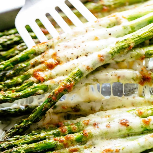 Cheesy Garlic Asparagus