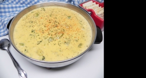 Slow Cooker Cheesy Broccoli Soup
