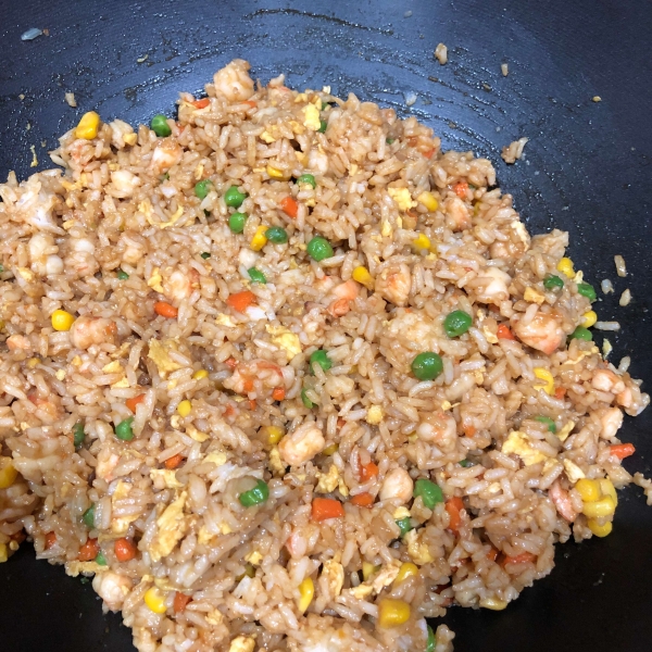 Korean Saewoo Bokkeumbap (Shrimp Fried Rice)