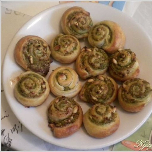 Pesto Puff Pastry Pinwheels