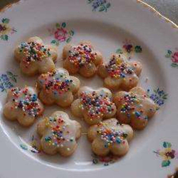 Easy German Cut-Out Cookies