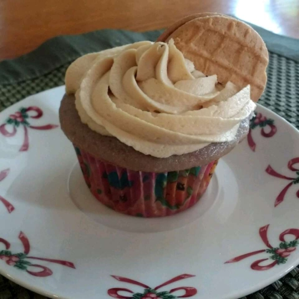 PBJ Cupcakes - Berry Cupcakes with Peanut Butter Frosting