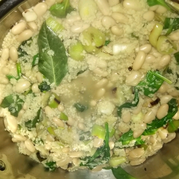 Spinach and Leek White Bean Soup