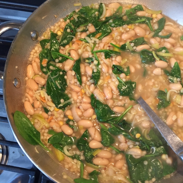 Spinach and Leek White Bean Soup