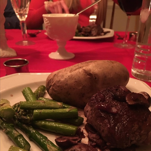 Filet Mignon with Mushroom-Cabernet Gravy